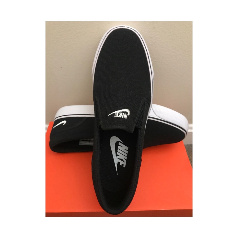 Nike SB Canvas Slip-on